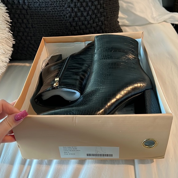 Billini Black crocodile booties - never worn - Elke Boots Black Croc size 5 - Picture 5 of 7